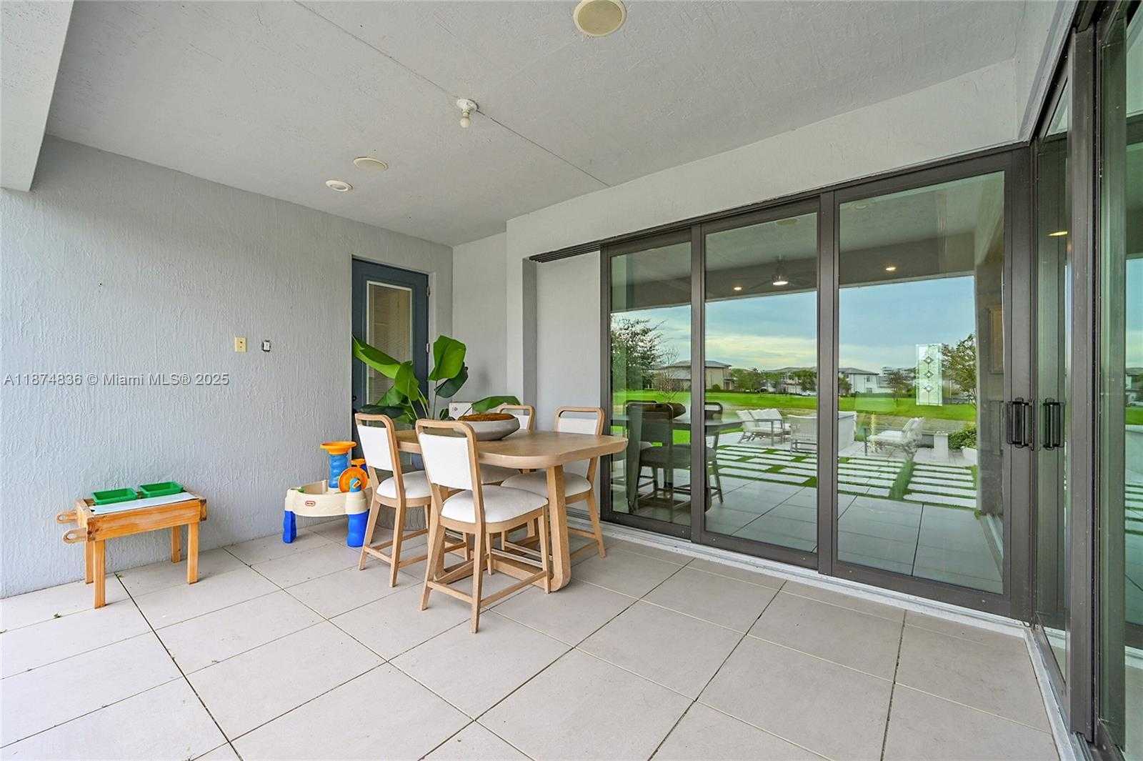 Small Image of 2340 ROLLINGWOOD CT, Oakland Park Number 19