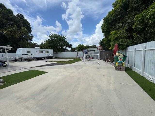 Small Image of 3442 NORTH WEST 182ND ST, Miami Gardens Number 25