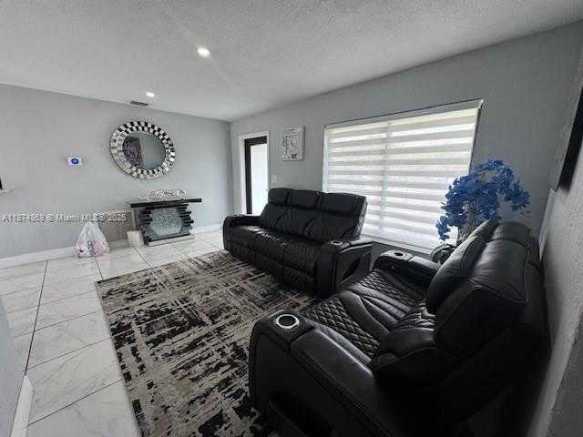 Small Image of 3442 NORTH WEST 182ND ST, Miami Gardens Number 5