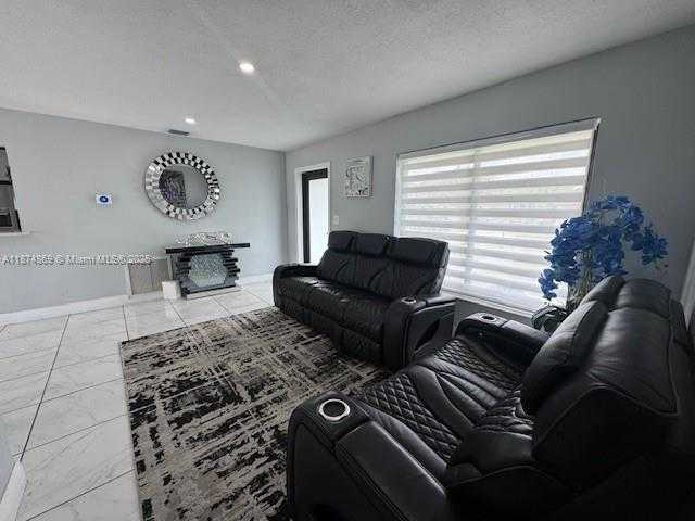 Small Image of 3442 NORTH WEST 182ND ST, Miami Gardens Number 6