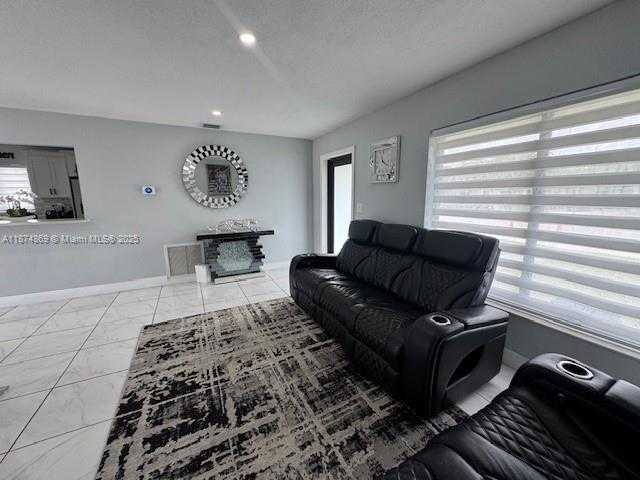 Small Image of 3442 NORTH WEST 182ND ST, Miami Gardens Number 7