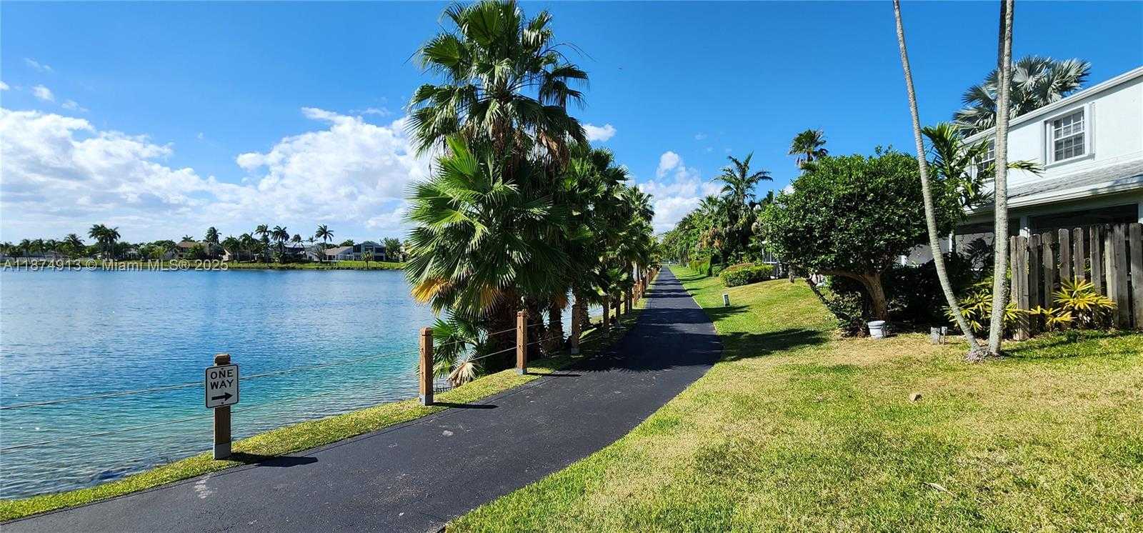 Small Image of 9829 SOUTH WEST 221ST ST, Cutler Bay Number 27