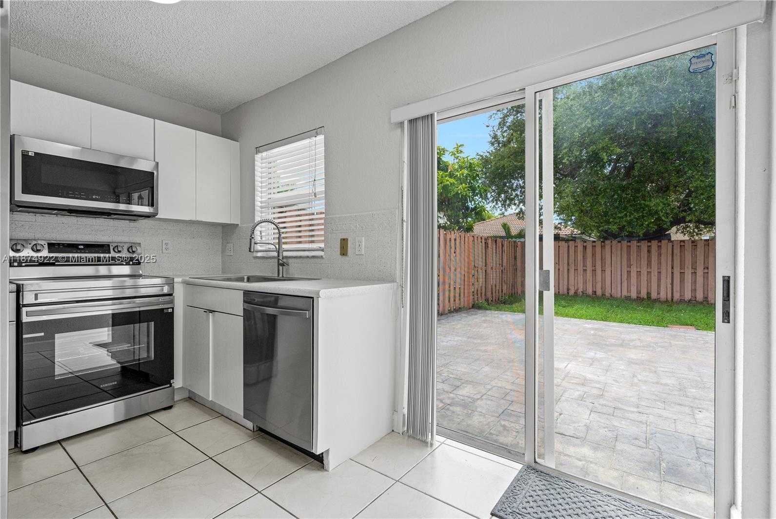 Small Image of 21472 SOUTH WEST 87TH PL, Cutler Bay Number 4