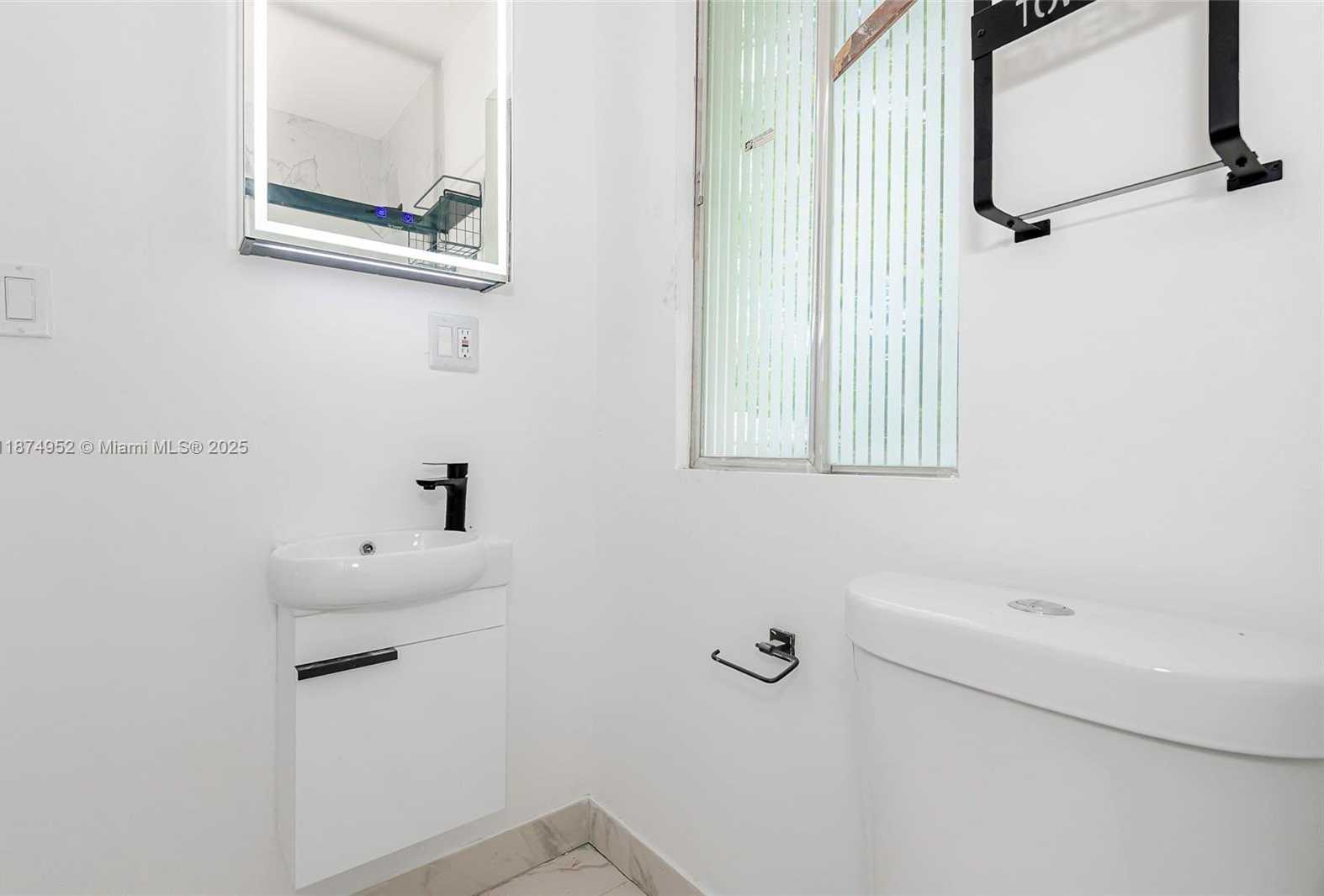 Small Image of 721 NORTH WEST 6TH ST, Hallandale Beach Number 8