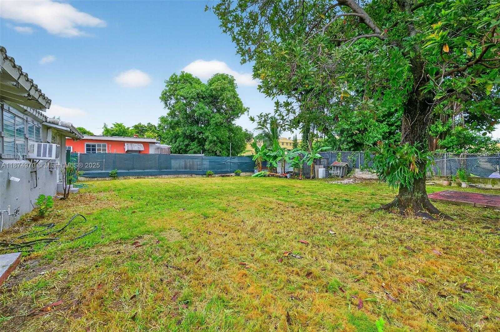 Small Image of 2850 NORTH WEST 4TH ST, Miami Number 4