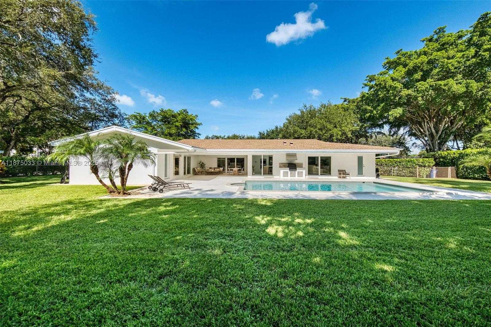 Small Image of 12205 SOUTH WEST 69TH PL, Pinecrest Number 3