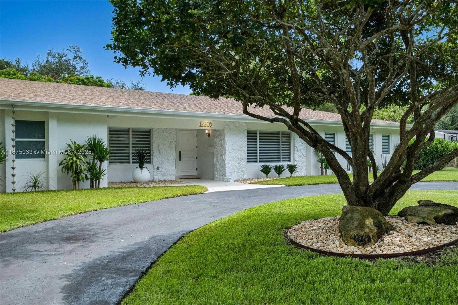 Small Image of 12205 SOUTH WEST 69TH PL, Pinecrest Number 6