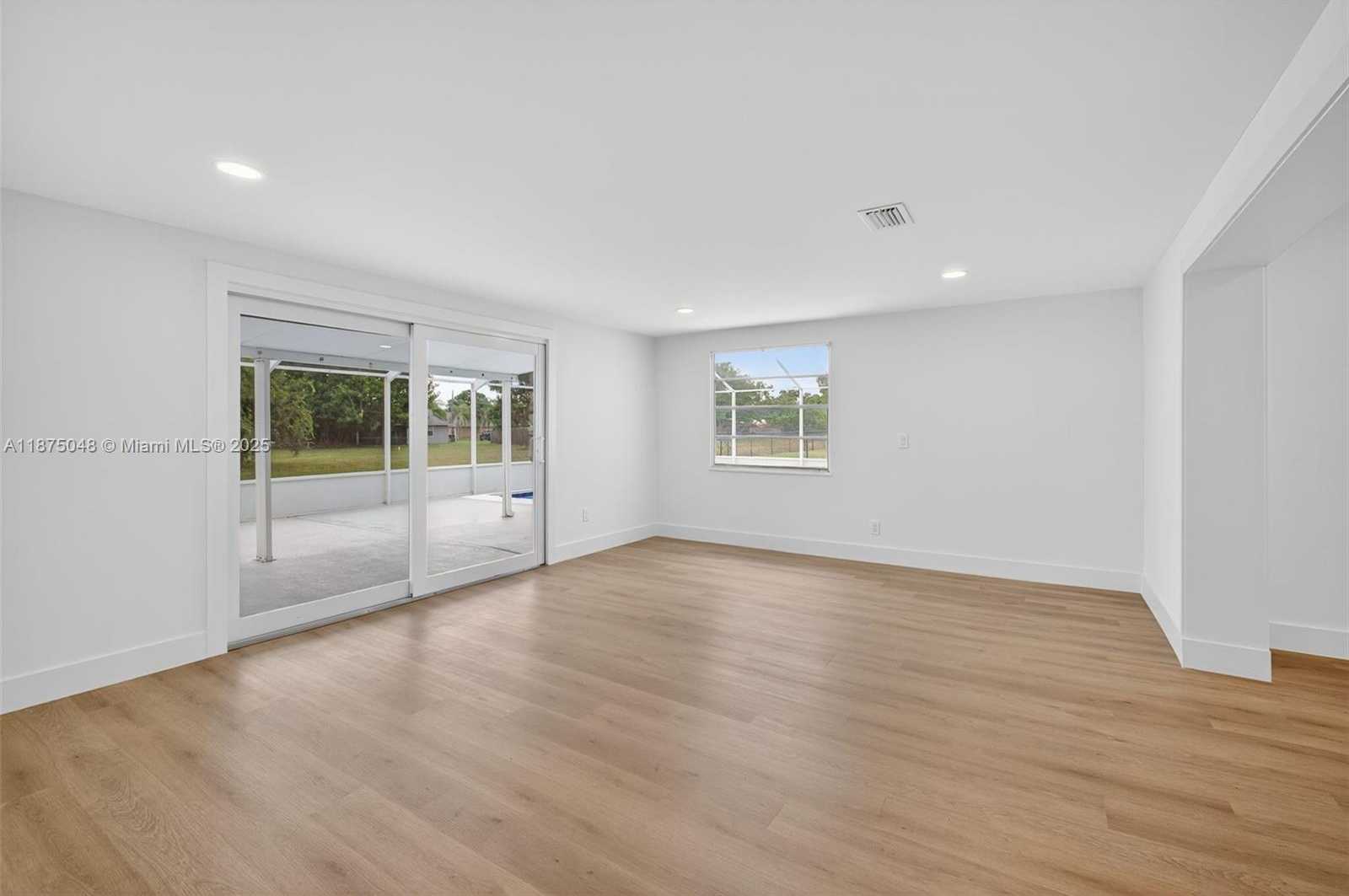 Small Image of 2221 SOUTH EAST SIDONIA ST, Port St. Lucie Number 21
