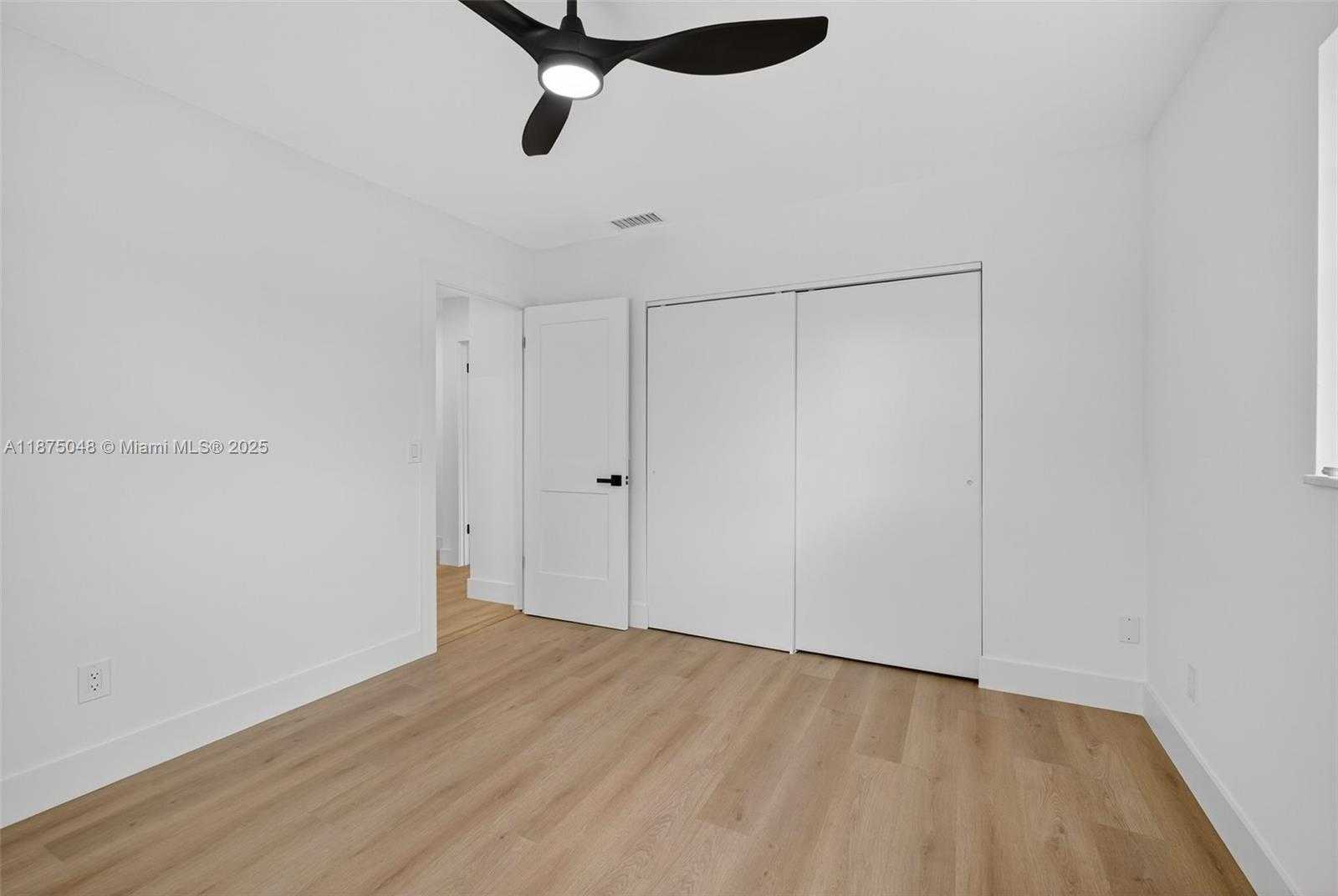 Small Image of 2221 SOUTH EAST SIDONIA ST, Port St. Lucie Number 31