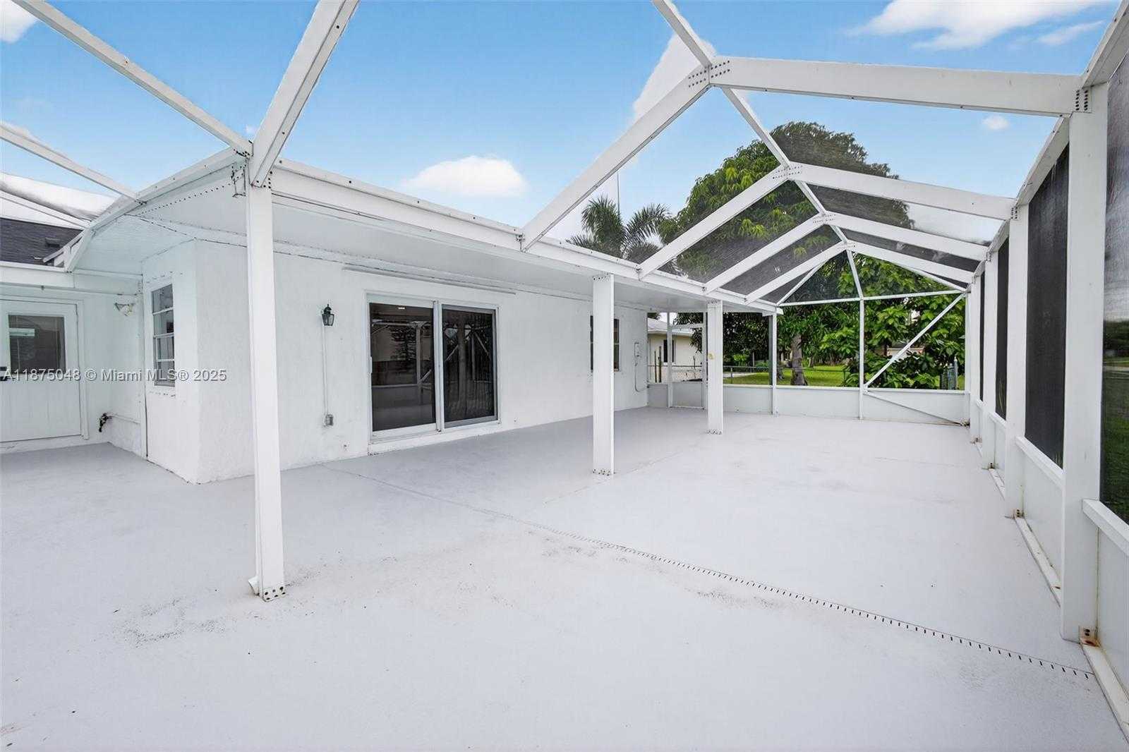 Small Image of 2221 SOUTH EAST SIDONIA ST, Port St. Lucie Number 41