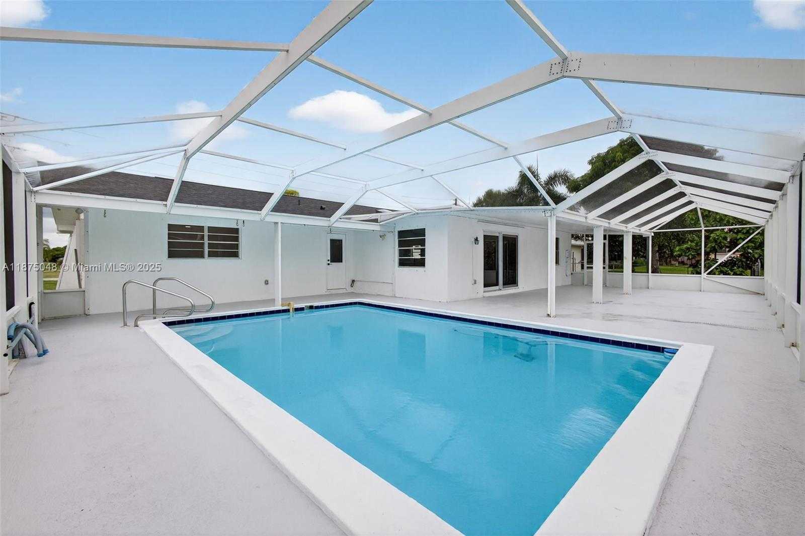 Small Image of 2221 SOUTH EAST SIDONIA ST, Port St. Lucie Number 42