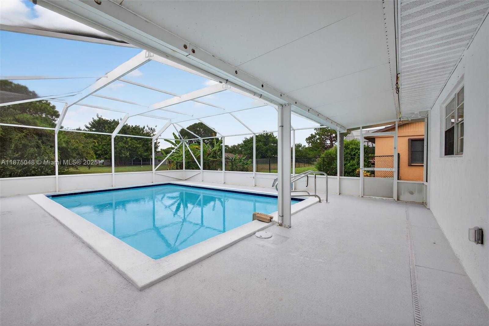 Small Image of 2221 SOUTH EAST SIDONIA ST, Port St. Lucie Number 45