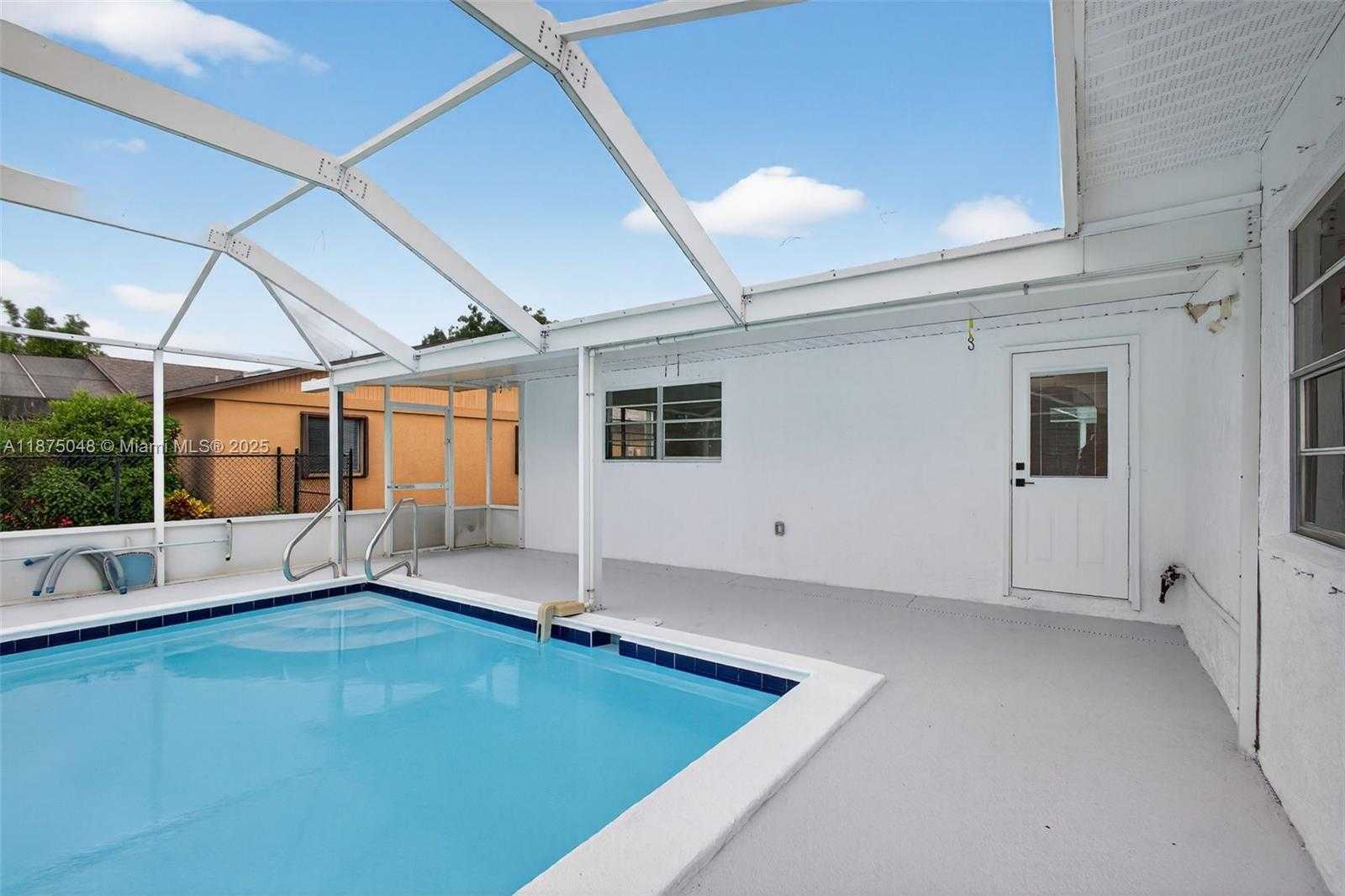 Small Image of 2221 SOUTH EAST SIDONIA ST, Port St. Lucie Number 46