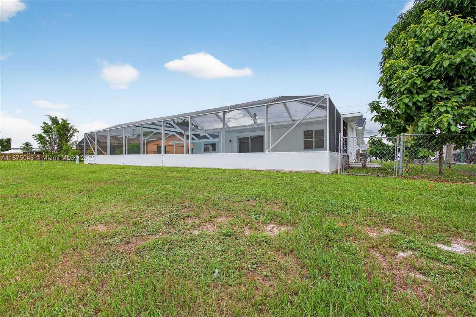 Small Image of 2221 SOUTH EAST SIDONIA ST, Port St. Lucie Number 52