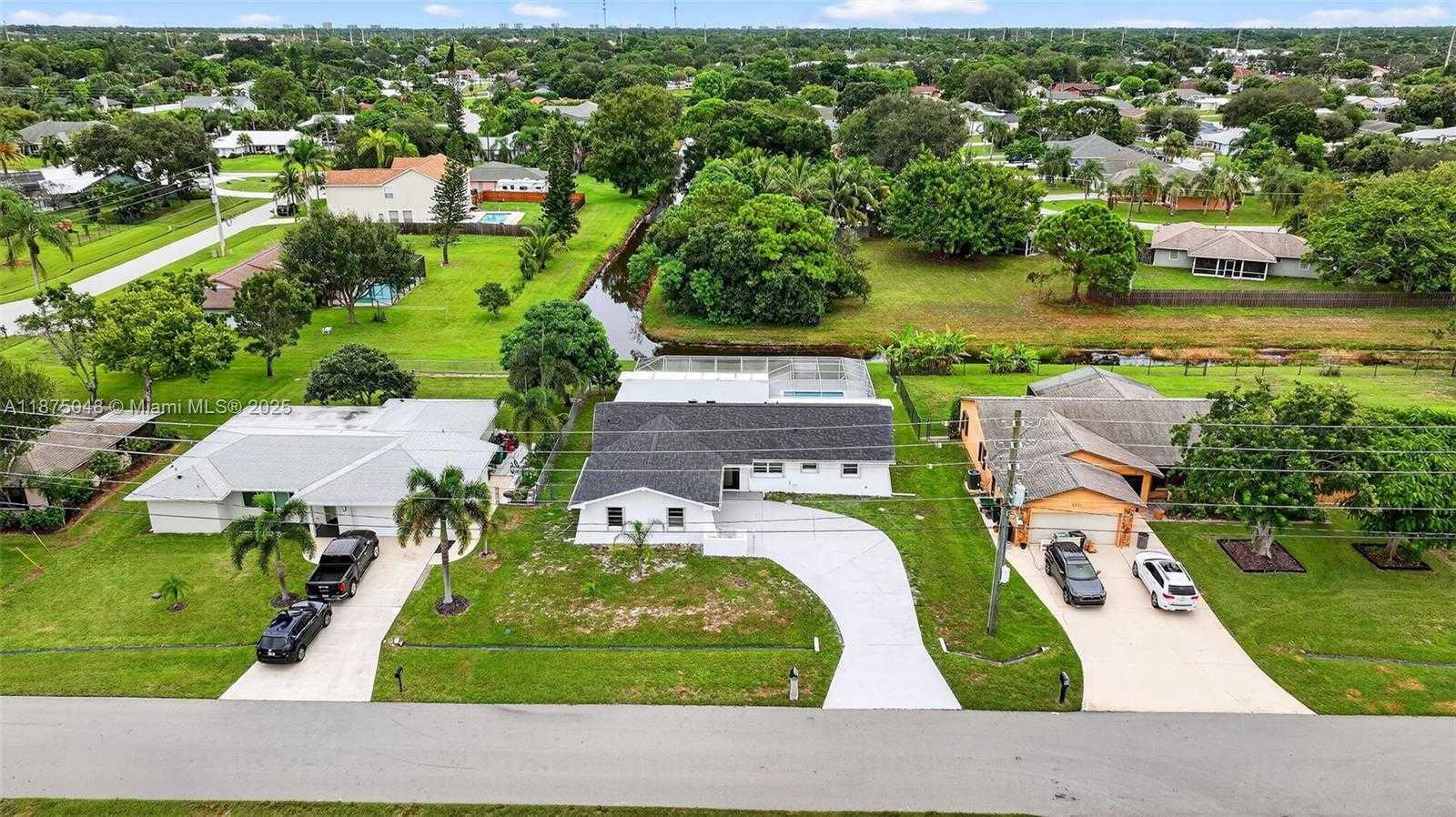 Small Image of 2221 SOUTH EAST SIDONIA ST, Port St. Lucie Number 57