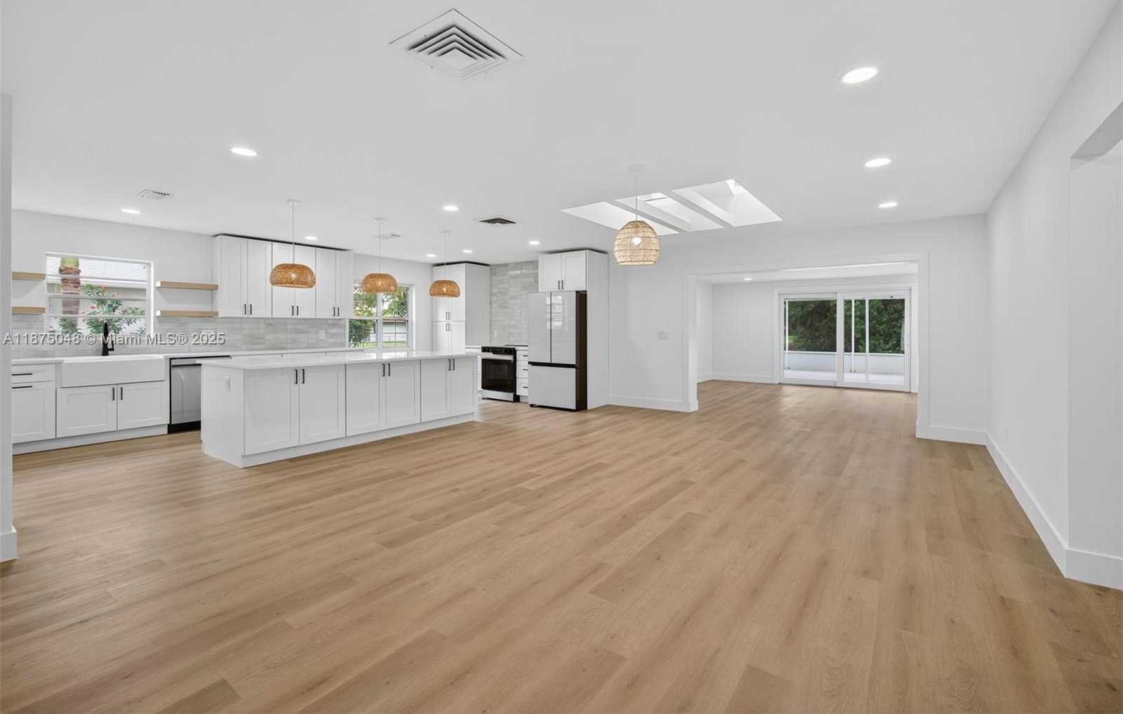 Small Image of 2221 SOUTH EAST SIDONIA ST, Port St. Lucie Number 7