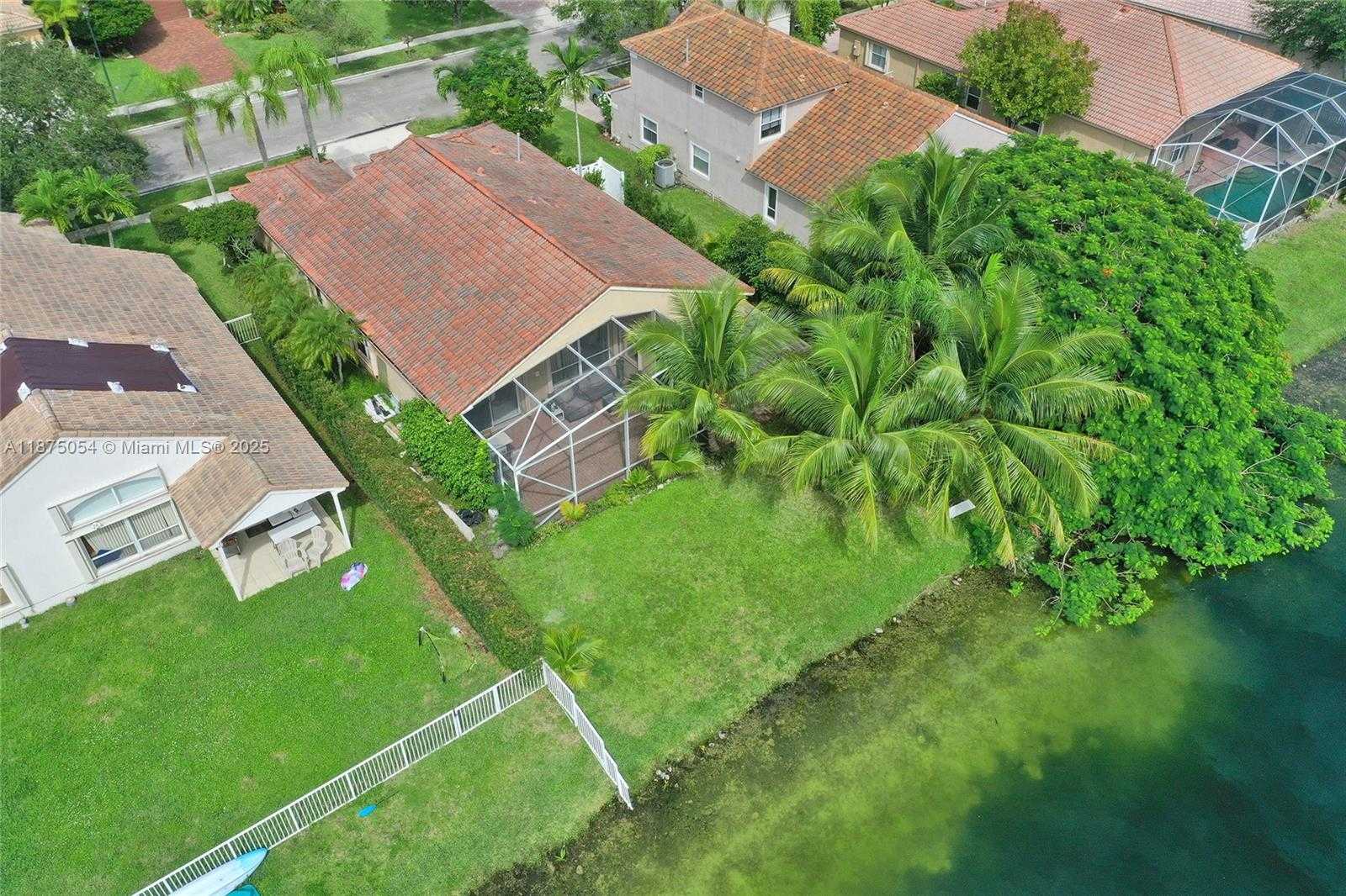 Small Image of 1947 NORTH WEST 130TH AVE, Pembroke Pines Number 10
