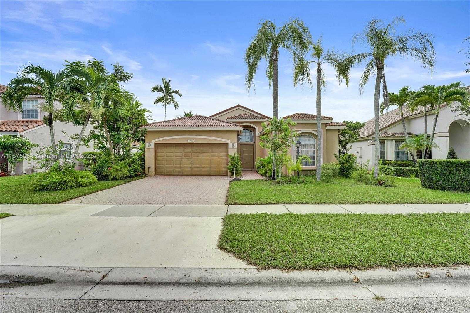 Small Image of 1947 NORTH WEST 130TH AVE, Pembroke Pines Number 18