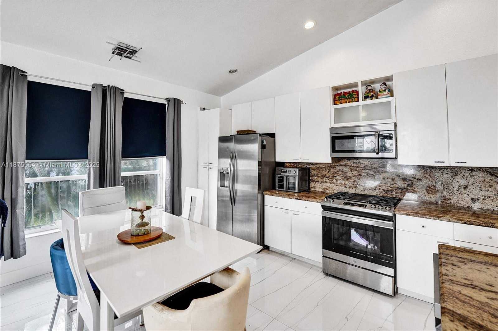 Small Image of 1947 NORTH WEST 130TH AVE, Pembroke Pines Number 43
