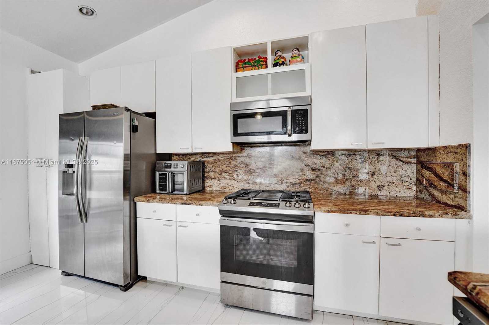 Small Image of 1947 NORTH WEST 130TH AVE, Pembroke Pines Number 44