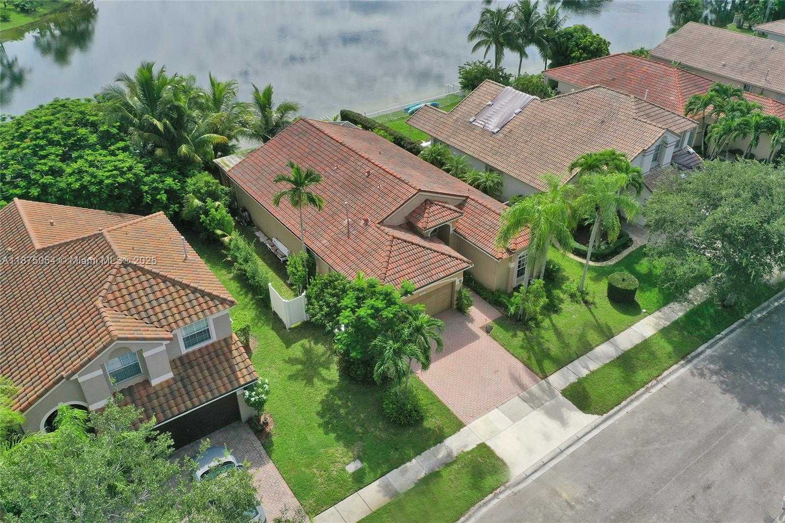 Small Image of 1947 NORTH WEST 130TH AVE, Pembroke Pines Number 7