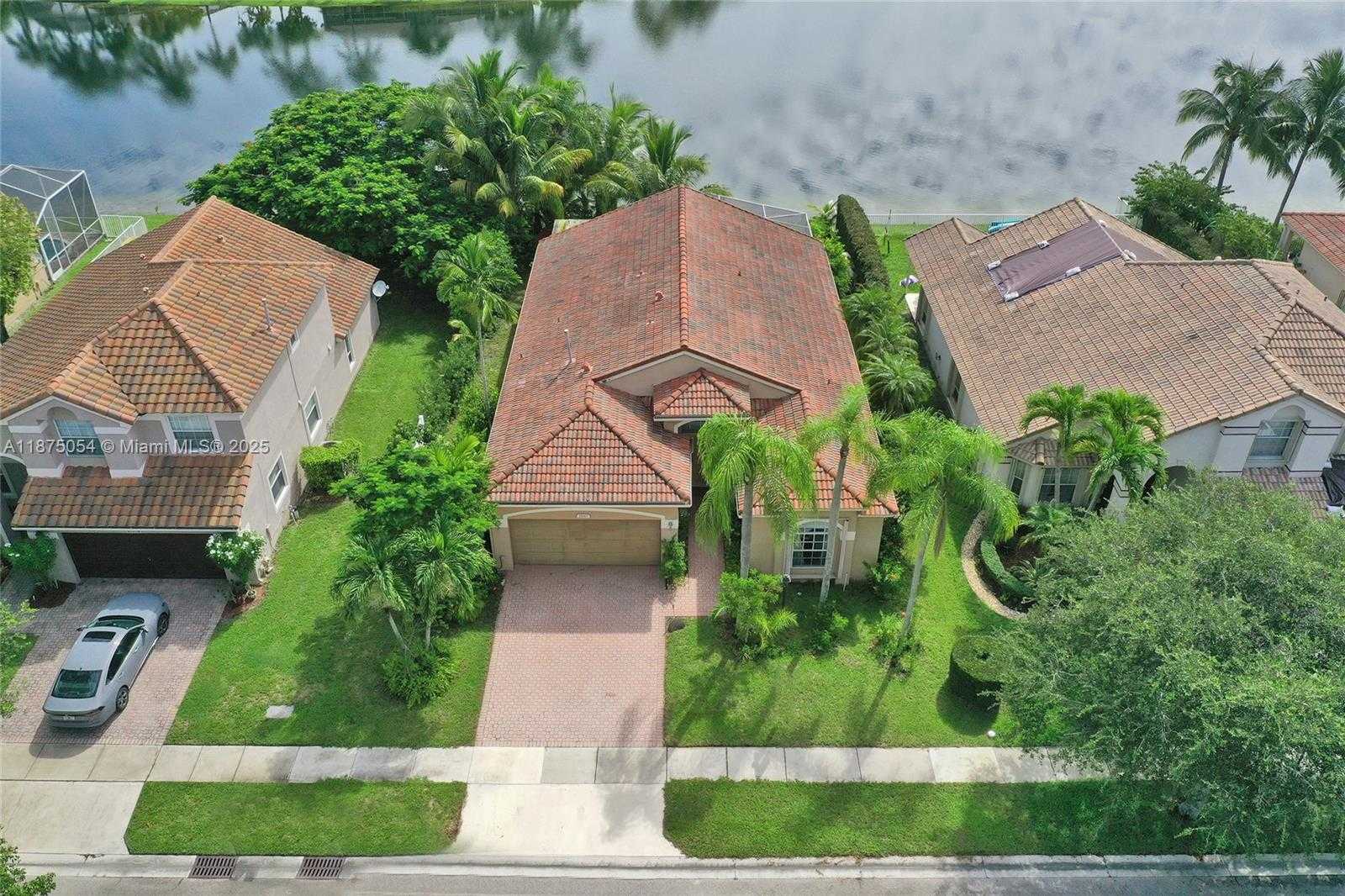 Small Image of 1947 NORTH WEST 130TH AVE, Pembroke Pines Number 8