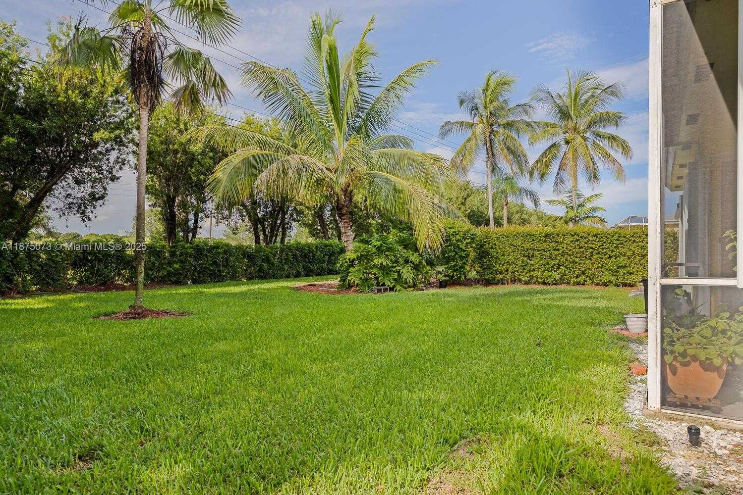 Small Image of 2430 SOUTH EAST 7TH PL, Homestead Number 19