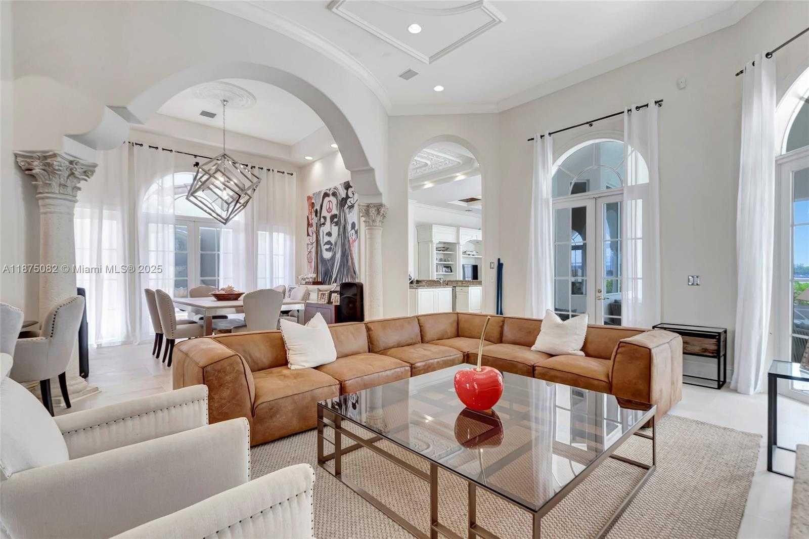 Small Image of 4040 ISLAND ESTATES DR, Aventura Number 10