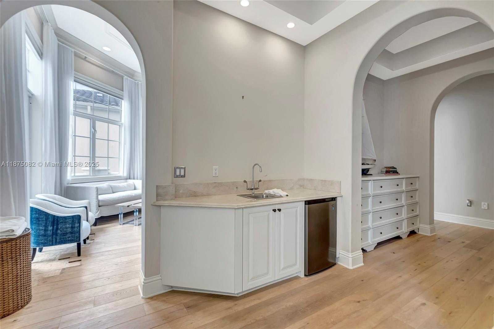 Small Image of 4040 ISLAND ESTATES DR, Aventura Number 28