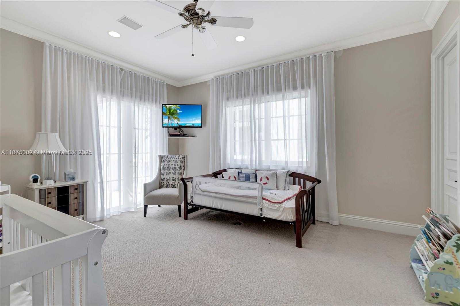 Small Image of 4040 ISLAND ESTATES DR, Aventura Number 40