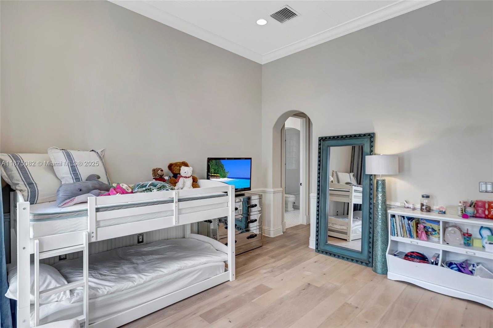 Small Image of 4040 ISLAND ESTATES DR, Aventura Number 43