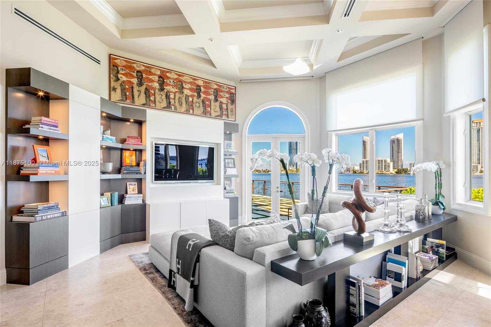 Small Image of 4042 ISLAND ESTATES DR, Aventura Number 10