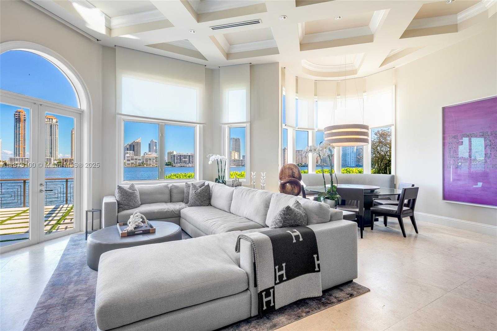 Small Image of 4042 ISLAND ESTATES DR, Aventura Number 12