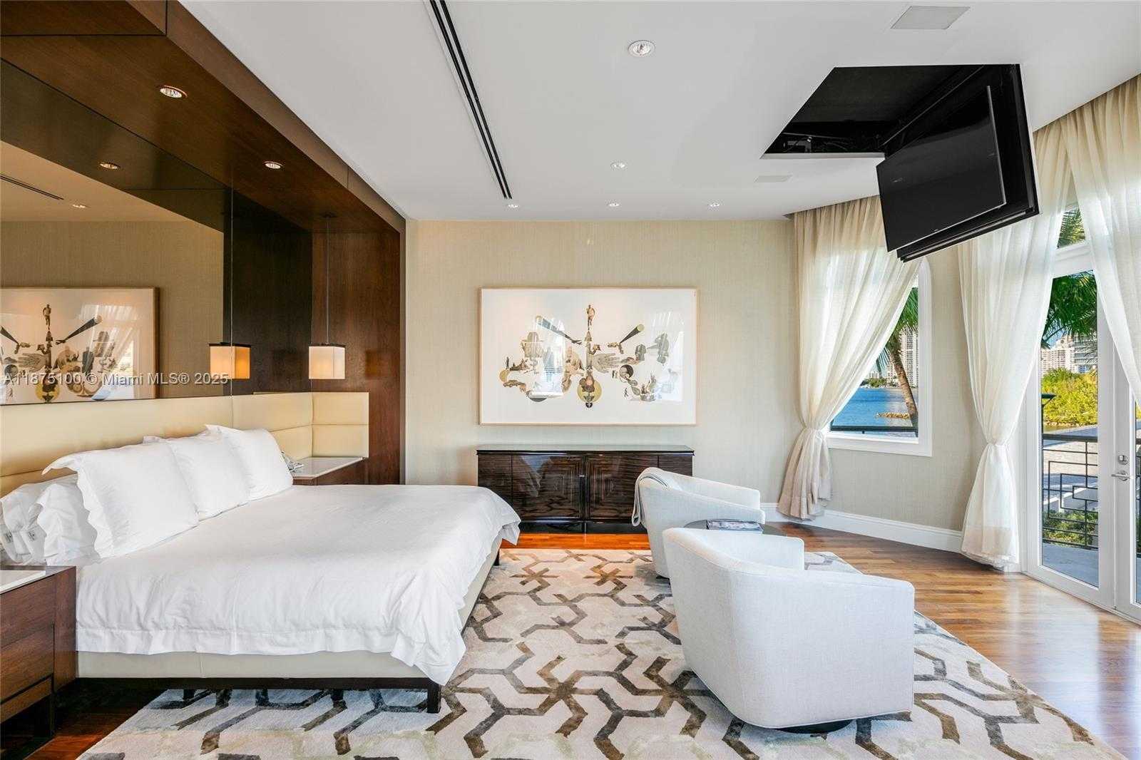 Small Image of 4042 ISLAND ESTATES DR, Aventura Number 17