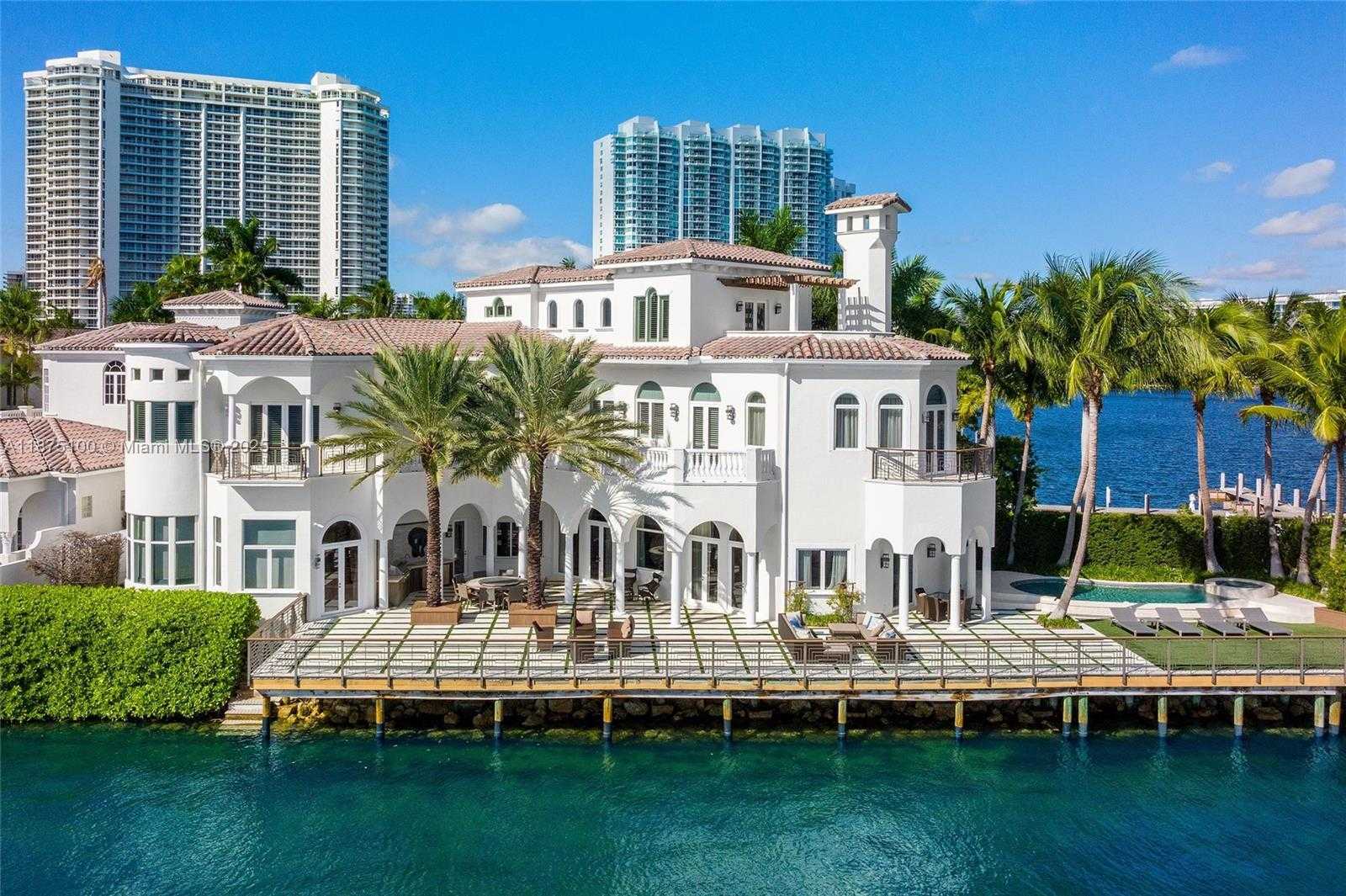 Small Image of 4042 ISLAND ESTATES DR, Aventura Number 2
