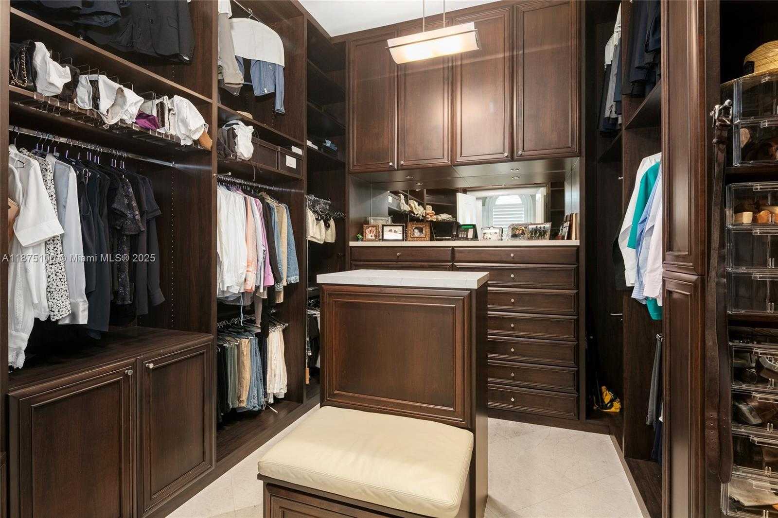 Small Image of 4042 ISLAND ESTATES DR, Aventura Number 21