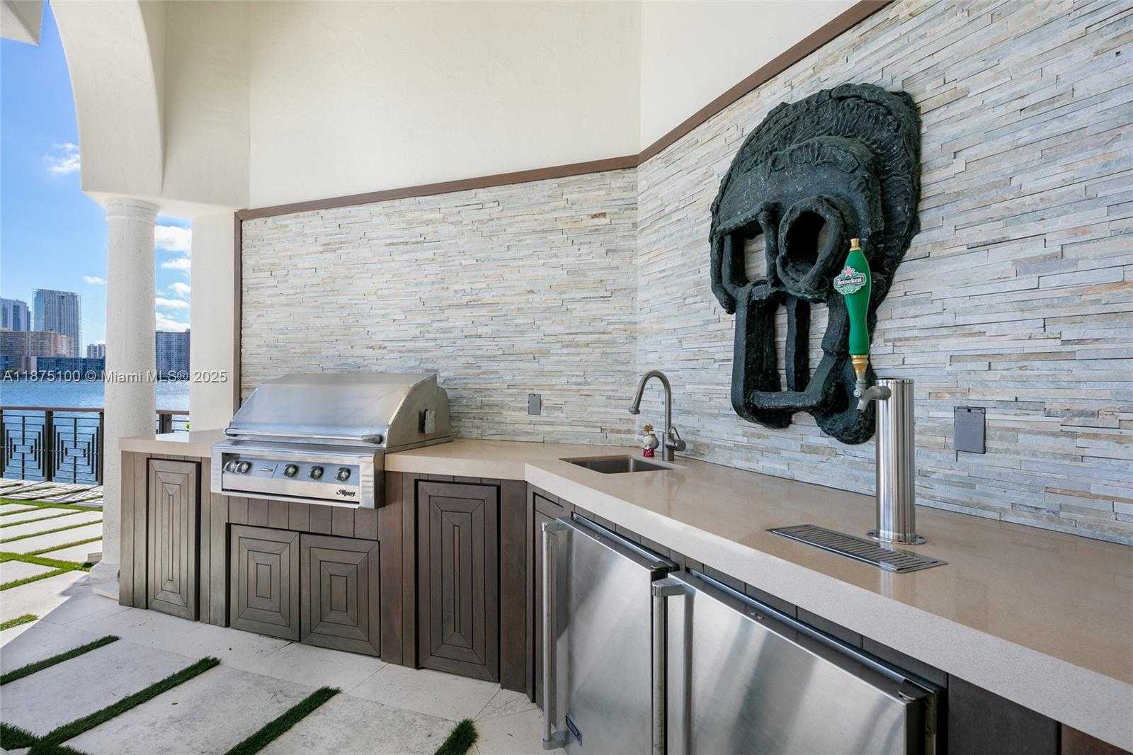 Small Image of 4042 ISLAND ESTATES DR, Aventura Number 22