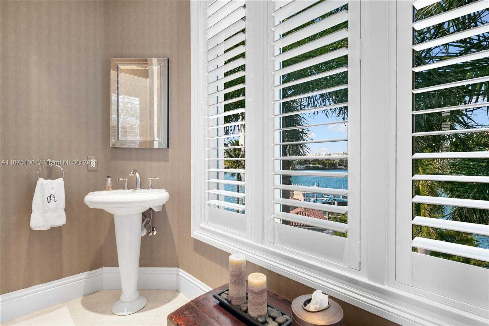 Small Image of 4042 ISLAND ESTATES DR, Aventura Number 28