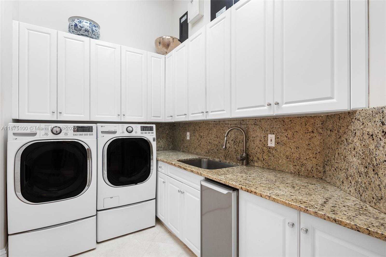 Small Image of 4042 ISLAND ESTATES DR, Aventura Number 30