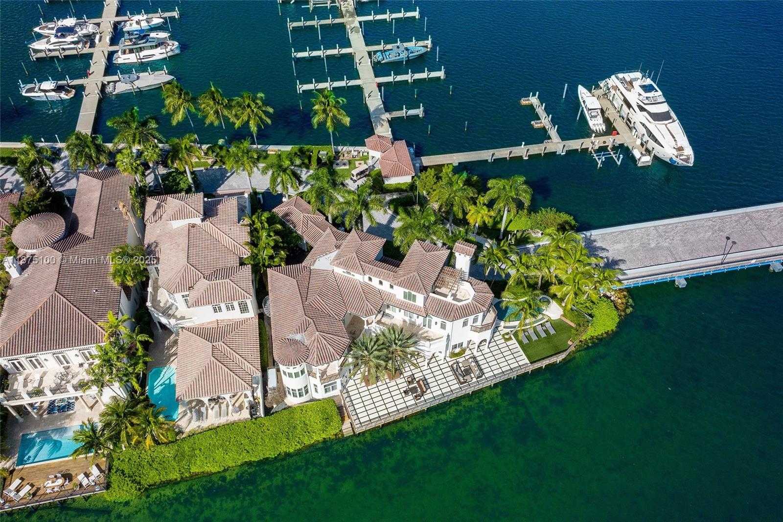 Small Image of 4042 ISLAND ESTATES DR, Aventura Number 37