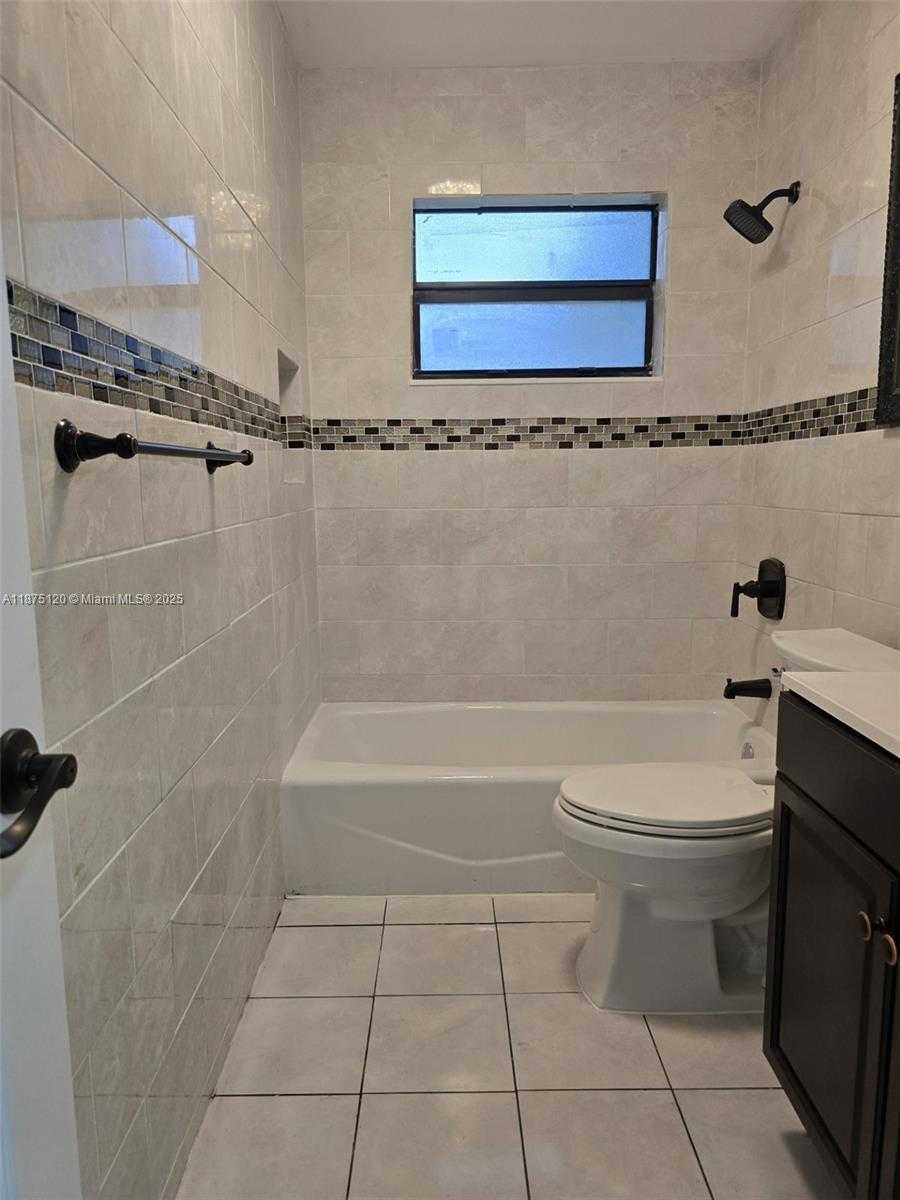 Small Image of 780 WEST 74TH PL, Hialeah Number 10