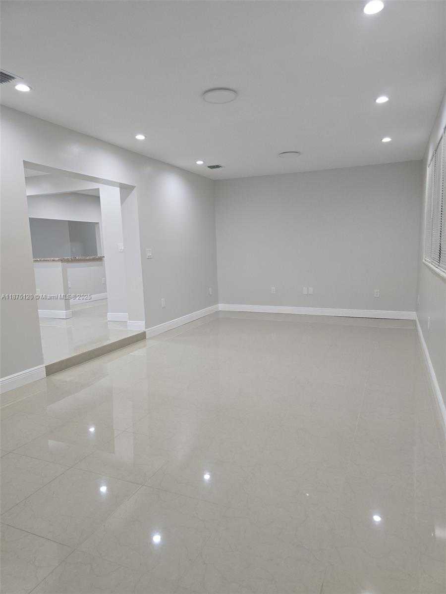 Small Image of 780 WEST 74TH PL, Hialeah Number 15