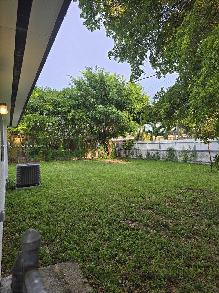Small Image of 780 WEST 74TH PL, Hialeah Number 25