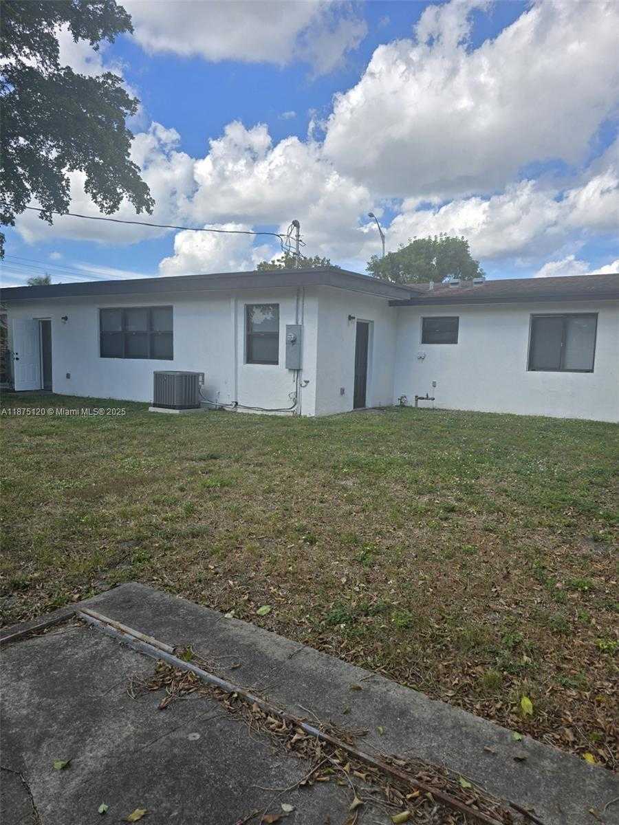 Small Image of 780 WEST 74TH PL, Hialeah Number 26