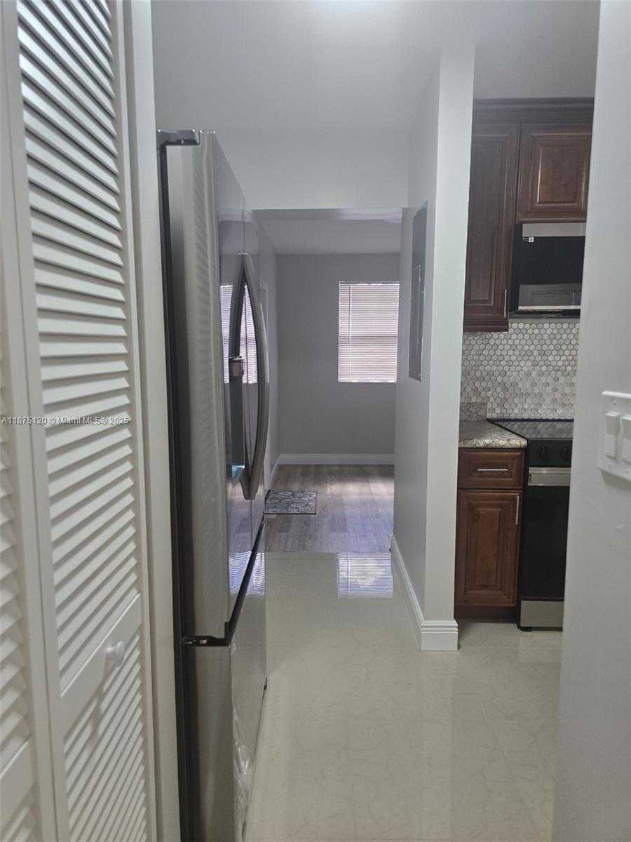 Small Image of 780 WEST 74TH PL, Hialeah Number 29