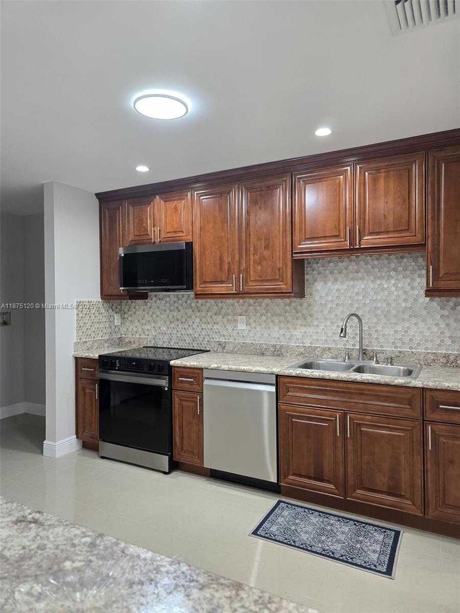 Small Image of 780 WEST 74TH PL, Hialeah Number 6