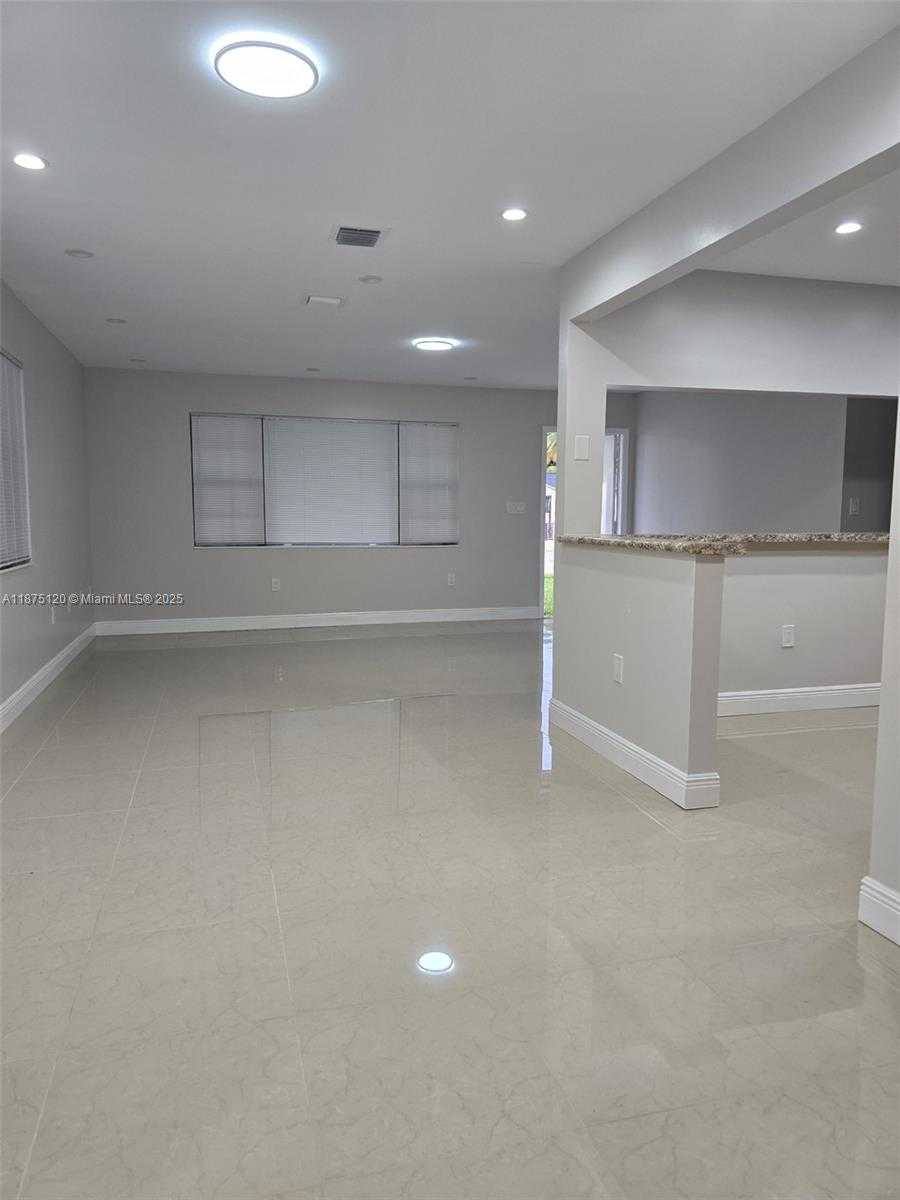 Small Image of 780 WEST 74TH PL, Hialeah Number 9