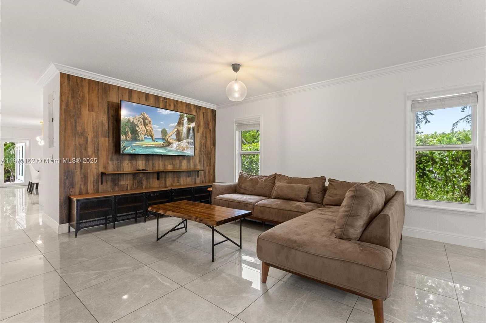Small Image of 1081 NORTH EAST 132ND ST, North Miami Number 11