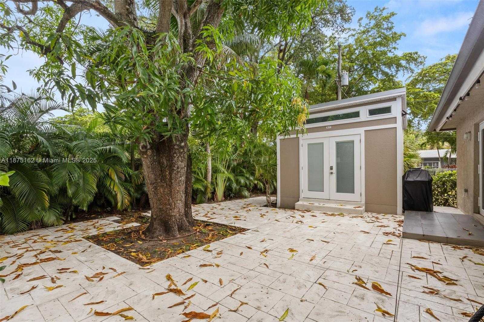 Small Image of 1081 NORTH EAST 132ND ST, North Miami Number 25