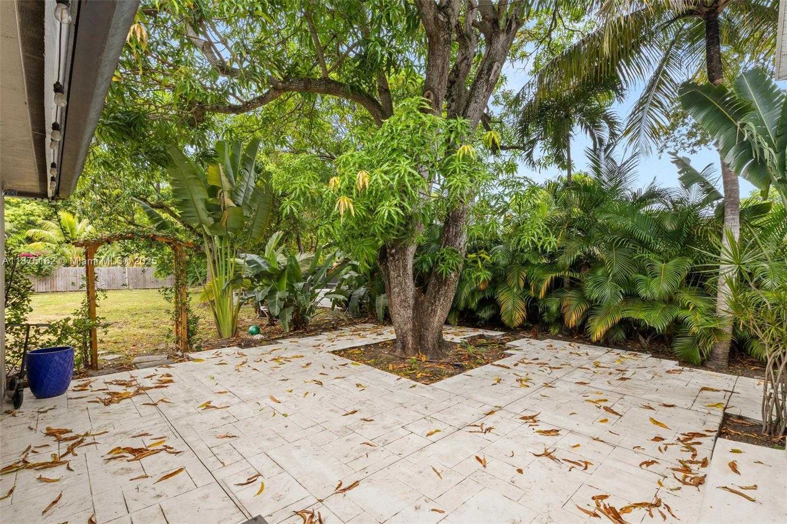 Small Image of 1081 NORTH EAST 132ND ST, North Miami Number 27